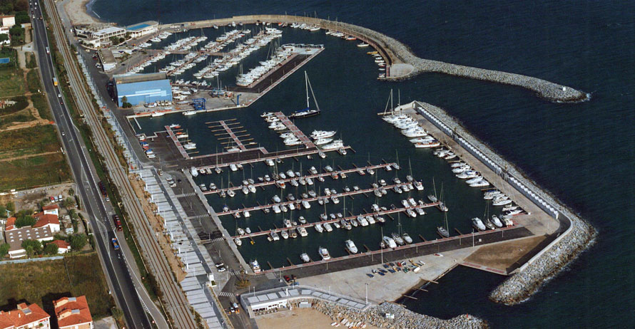 Equipamientos de Ocio y Cultura, Puerto Deportivo "El Balis"