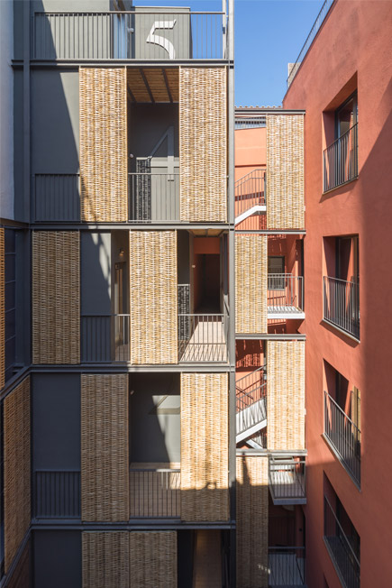 Rehabilitación de Edificios -Rec Comtal 22